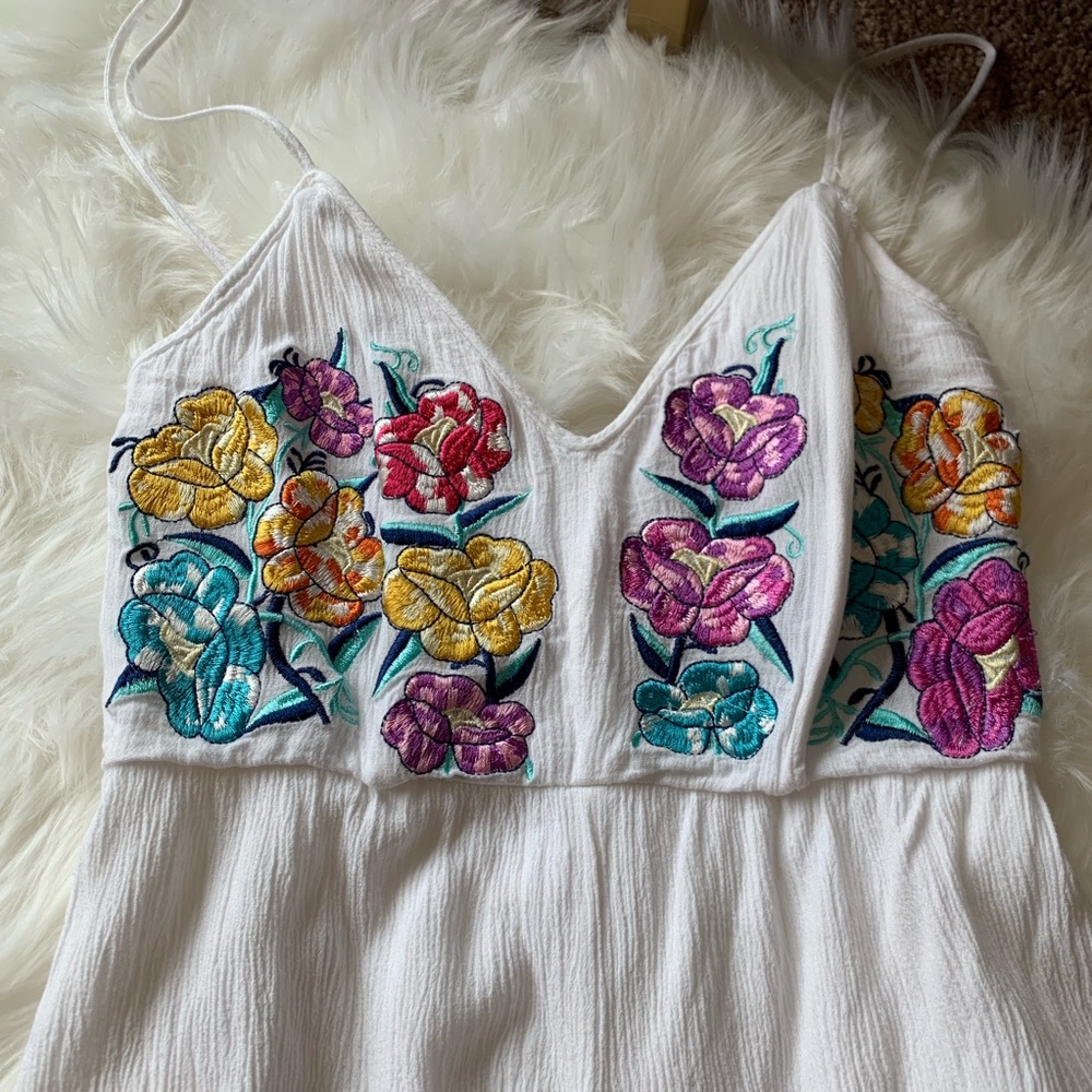 STUNNING ROMPER! - Picture 2 of 6